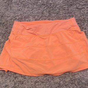 Lululemon skirt color orange size 6 never been worn